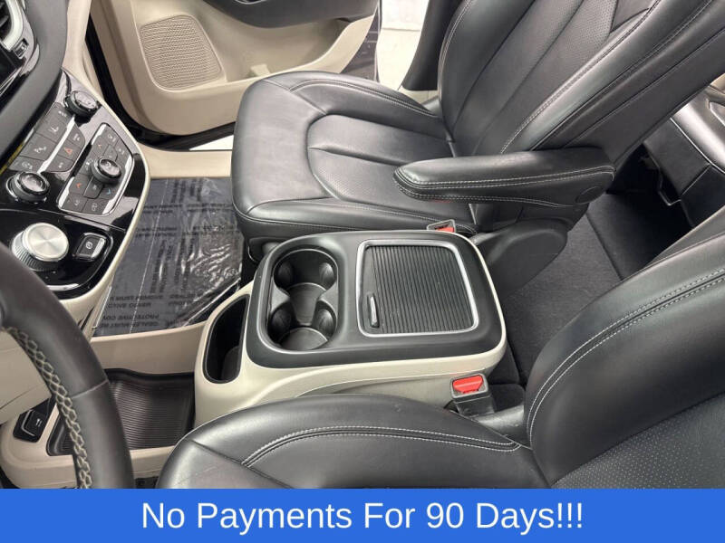2023 Chrysler Pacifica Touring L