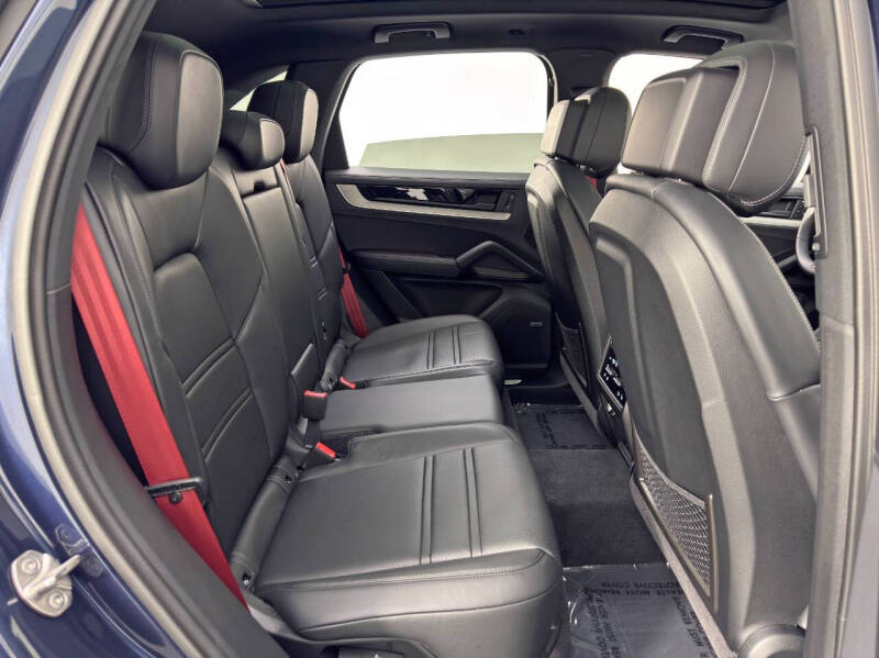 2025 Porsche Cayenne S
