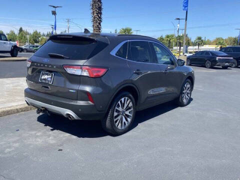 2020 Ford Escape Titanium