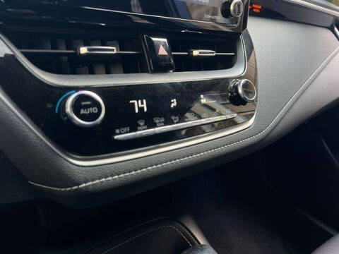 2022 Toyota Corolla Hatchback SE