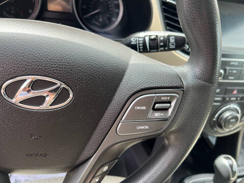 2017 Hyundai Santa Fe SE