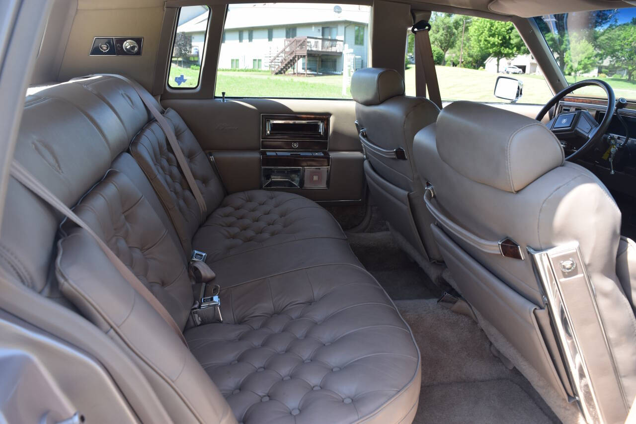 1991 Cadillac Brougham 152