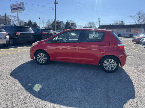 2014 Toyota Yaris 5-Door LE