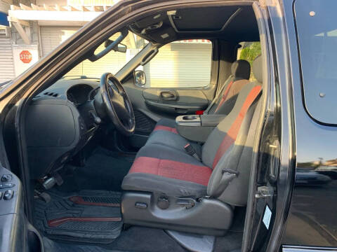 2003 Ford F-150 Lariat