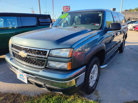 2007 Chevrolet Silverado 1500 Classic for sale at Auto Wholesalers Of Hooksett in Hooksett NH