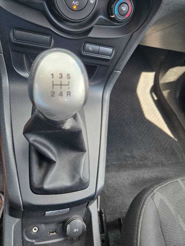 2013 Ford Fiesta SE