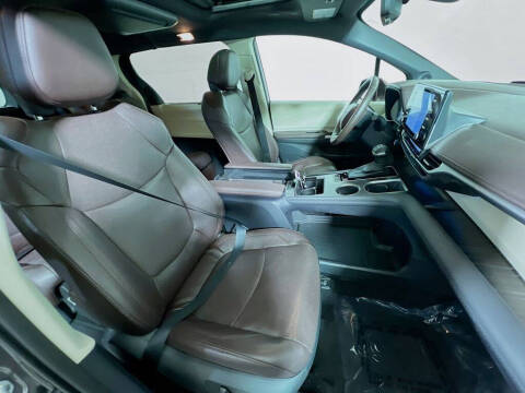 2024 Toyota Sienna Platinum 7-Passenger
