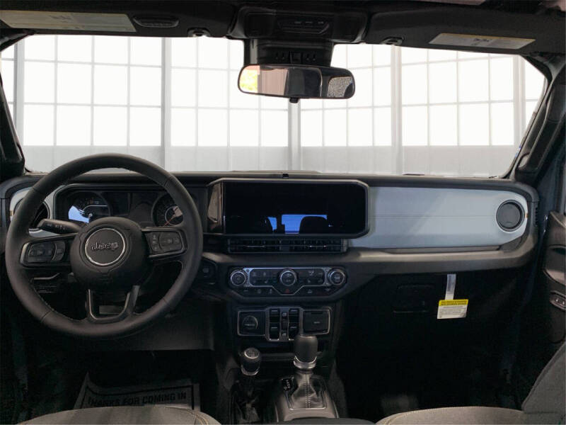 2025 Jeep Gladiator Sport