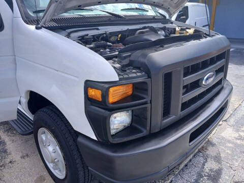 2011 Ford E-Series E-350 SD XL