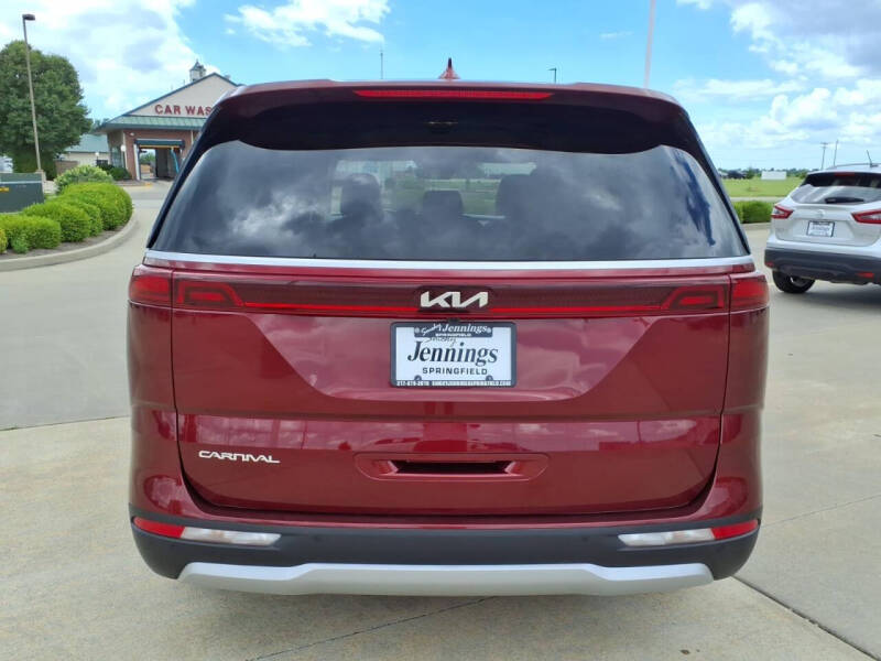 2024 Kia Carnival EX