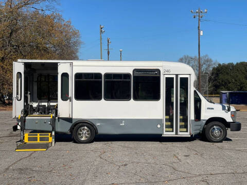 2011 Ford E-Series E-450 SD