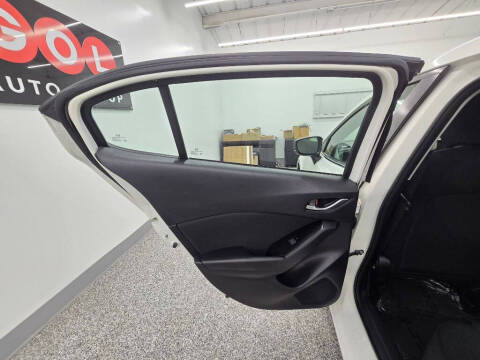 2017 Mazda MAZDA3 Sport