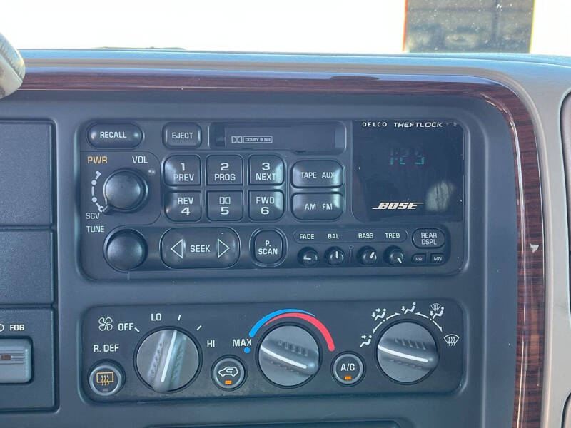 2000 Cadillac Escalade