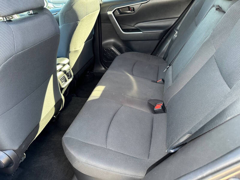 2020 Toyota RAV4 Hybrid LE