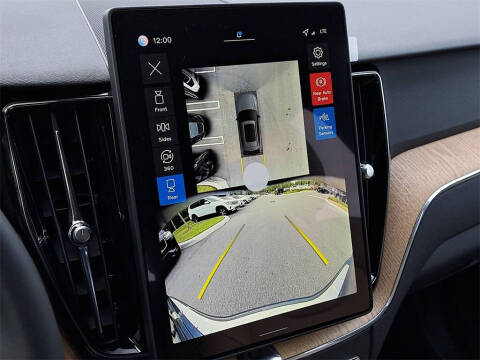 2026 Volvo XC60 T8 Plus