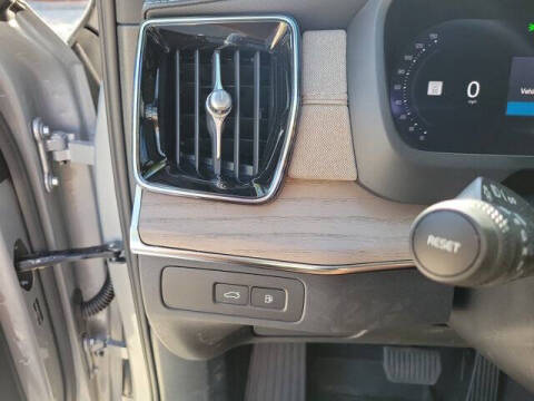 2025 Volvo XC90 T8 Plus Bright Theme 7P