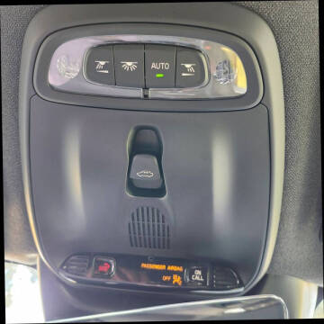 2022 Volvo XC40 T5 R-Design