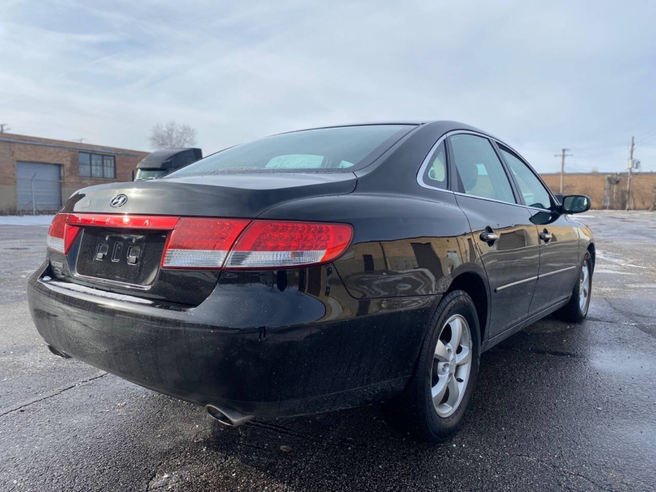 2006 Hyundai Azera for sale at Ideal Cars LLC in Skokie, IL