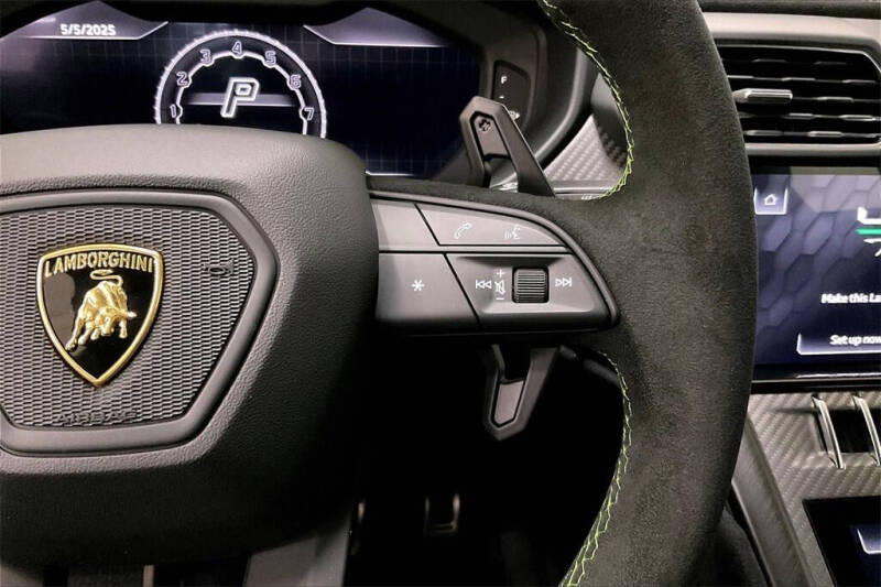 2024 Lamborghini Urus Performante