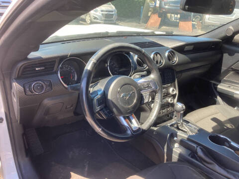 2015 Ford Mustang V6