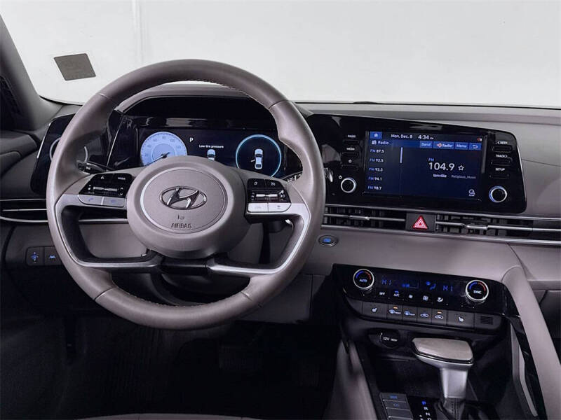 2022 Hyundai Elantra