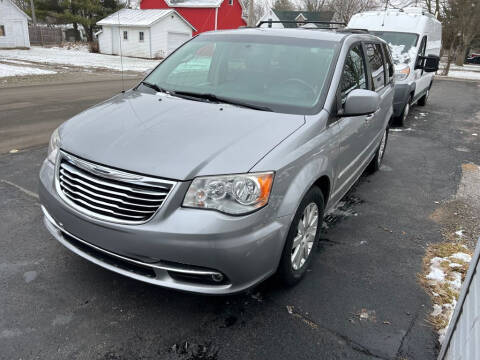 2014 Chrysler Town and Country for sale at The Car Mart in Milford IN