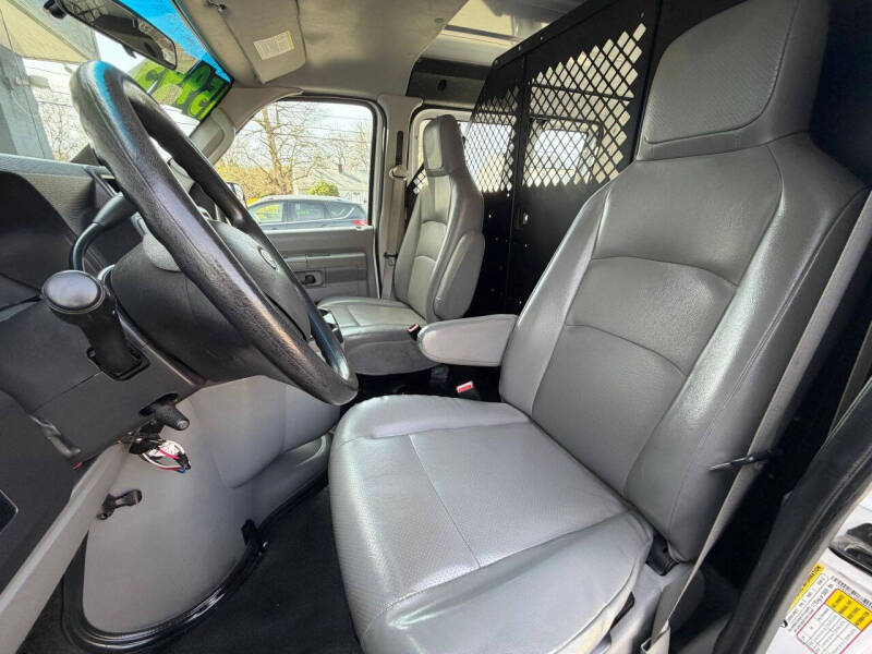 2014 Ford E-Series E-350 SD