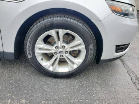 2018 Ford Taurus SEL