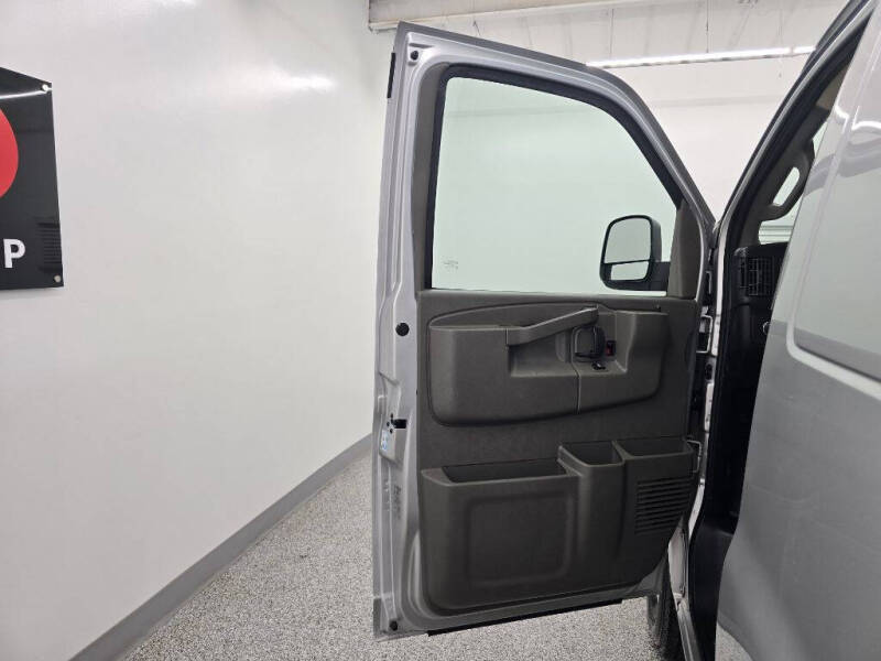 2024 Chevrolet Express 2500
