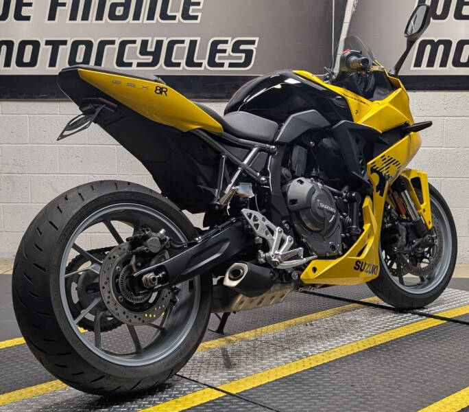 2024 Suzuki GSX-8R