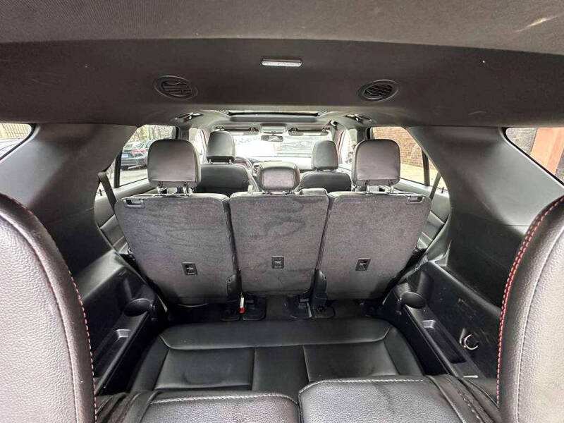 2022 Ford Explorer ST-Line