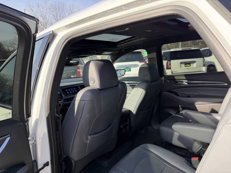 2023 Buick Enclave Essence