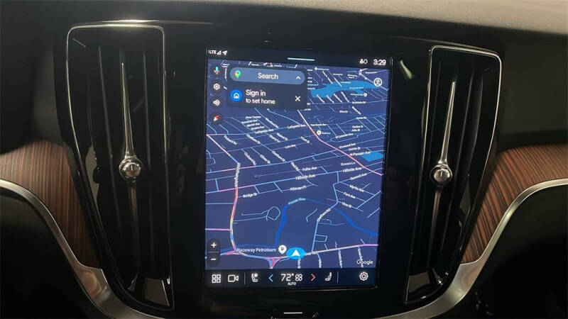 2025 Volvo V60 Cross Country B5 Plus