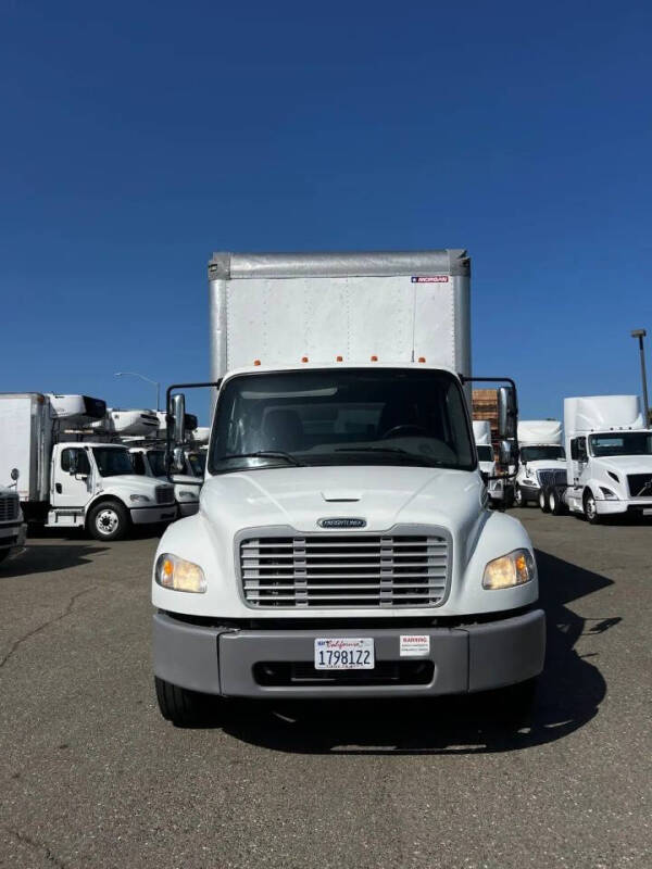 2021 Freightliner M2 106