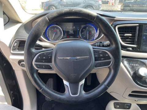 2017 Chrysler Pacifica Touring-L