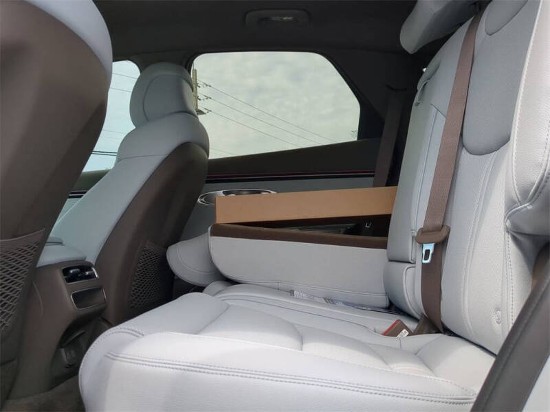 2026 Genesis Electrified GV70 Standard