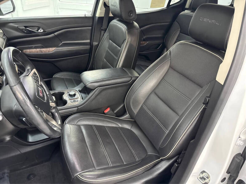 2020 GMC Acadia Denali