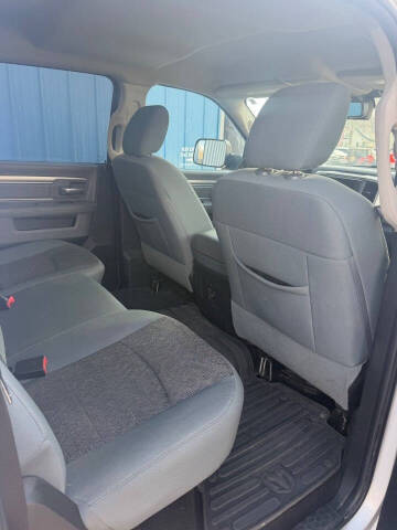 2017 RAM 1500 SLT