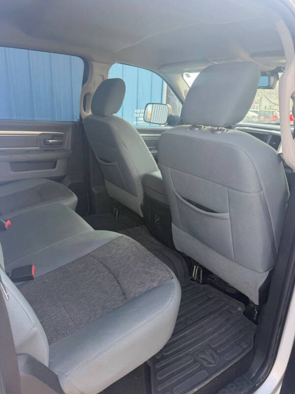 2017 RAM 1500 SLT