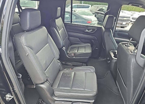 2023 Chevrolet Suburban LT