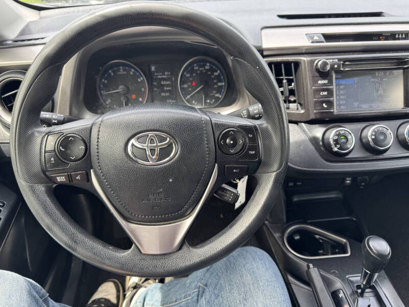 2017 Toyota RAV4 LE