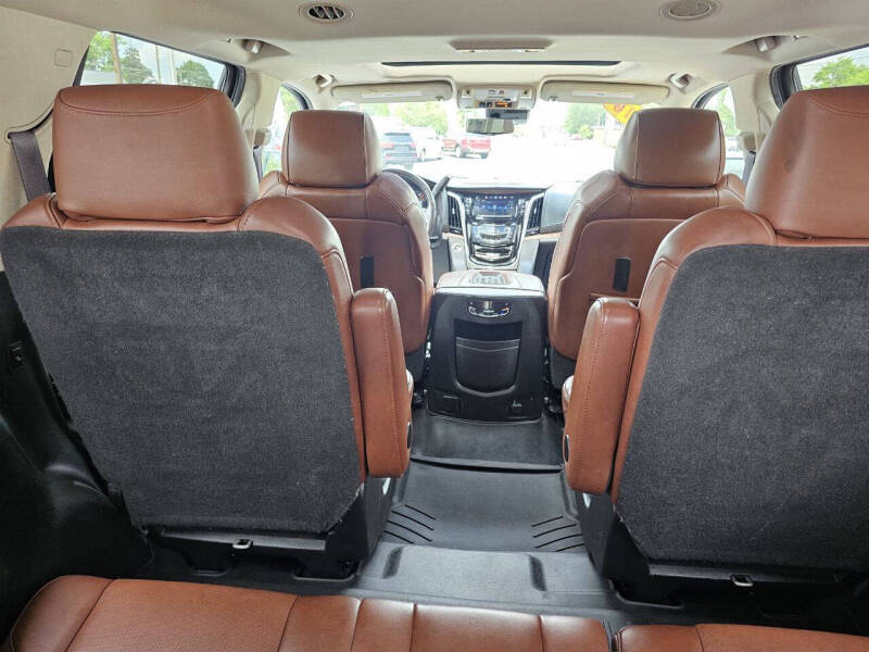 2017 Cadillac Escalade Luxury