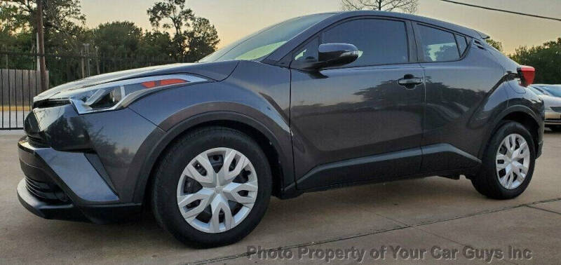 2019 Toyota C-HR LE's photo