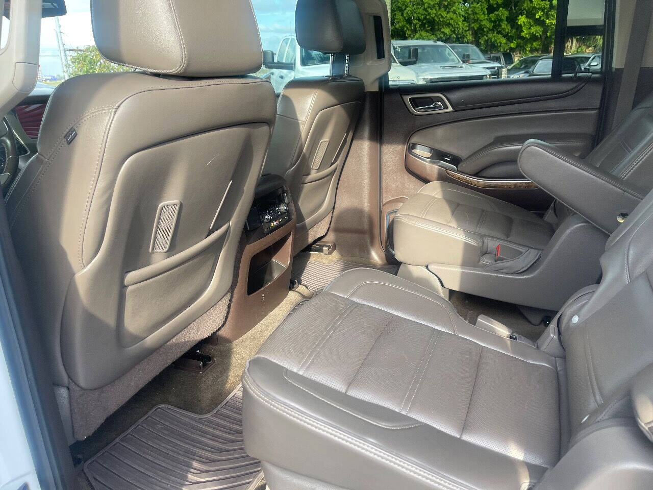 2016 GMC Yukon XL SUV / Crossover - $26,900
