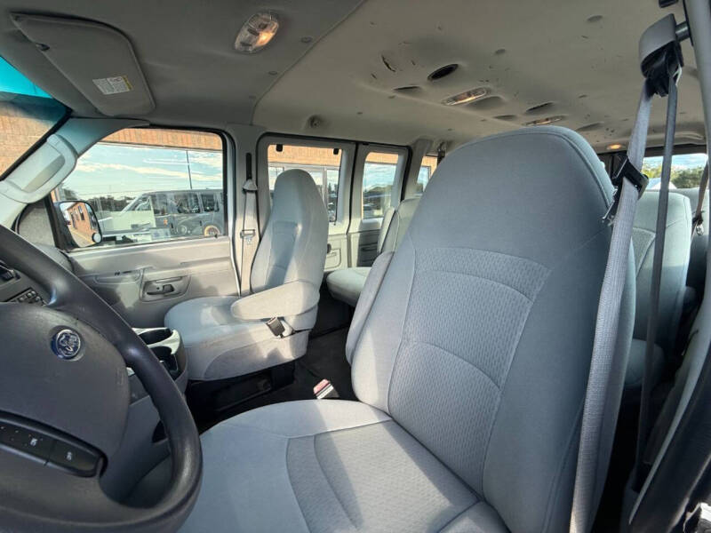 2007 Ford E-Series E-350 SD XLT