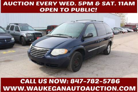 2006 Chrysler Town and Country for sale at Waukegan Auto Auction in Waukegan IL