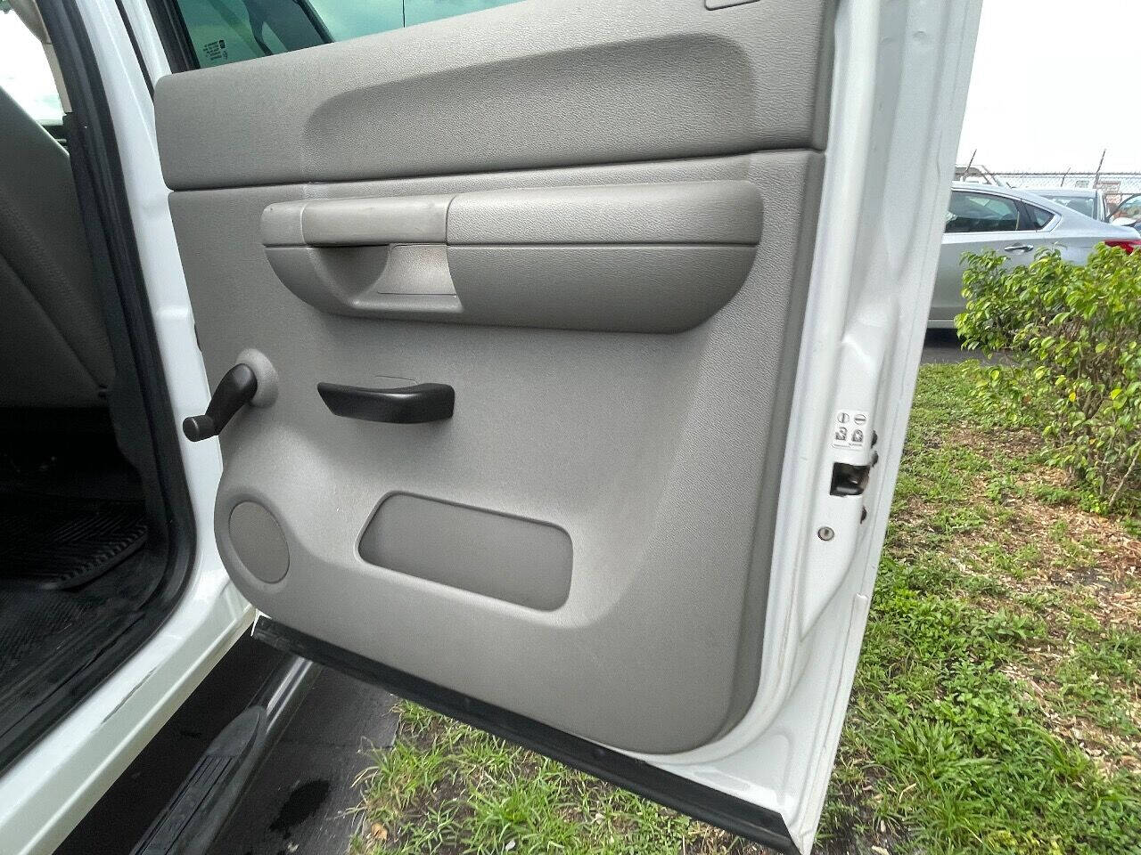 2013 Chevrolet Silverado 3500HD  - $29,900