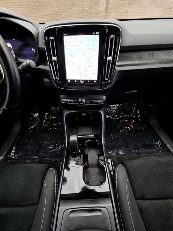 2022 Volvo C40 Recharge Pure Electric P8