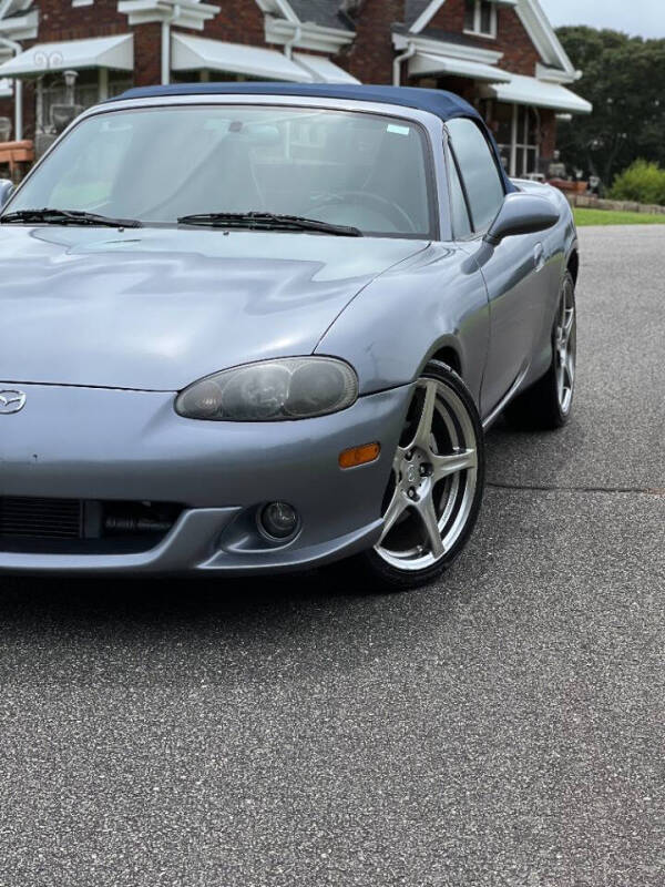 2004 Mazda Miata null photo 4