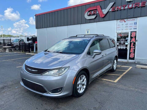 2017 Chrysler Pacifica Touring-L Plus